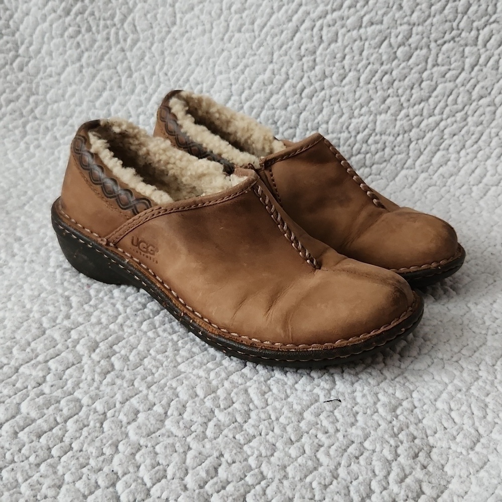 Vintage Y2K Ugg Moccasins distressed leather sheepskin Aztecprint clogs